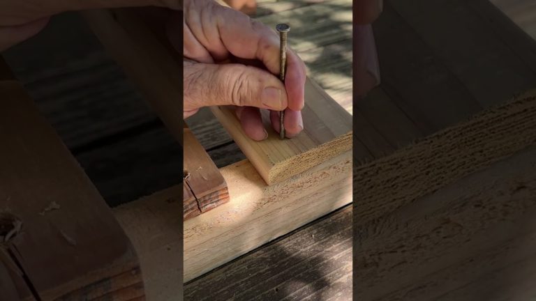 How To Screw Into Wood Without Splitting (Simple) #drilling #screws