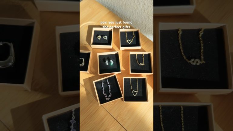 perfect for mother’s day too🤍#jewelry #gift #mothersday #etsy #smallbusiness #giftsforher #fashion