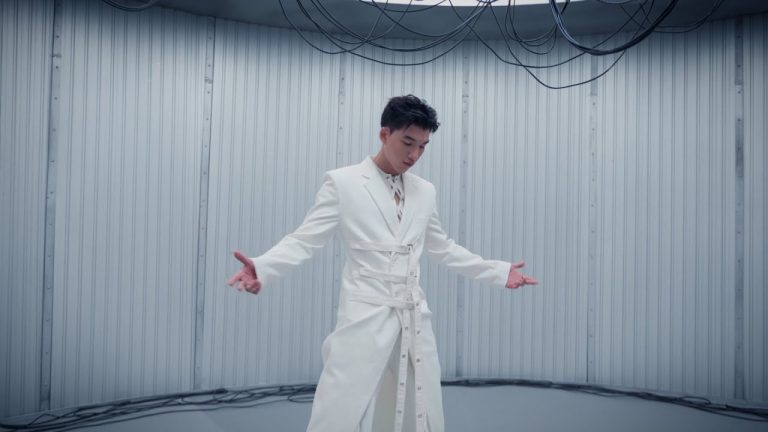 HIEUTHUHAI – Nước Mắt Cá Sấu l Behind The Scenes