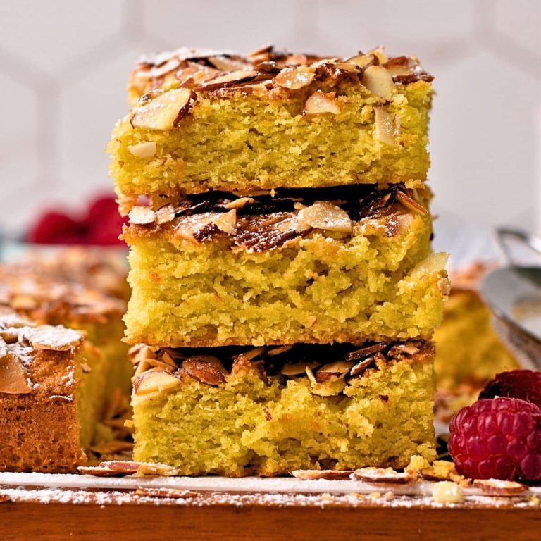 Almond Flour Cake (4 Ingredients, Gluten-Free, No Refined Sugar)