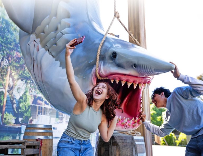 Meet Wicked’s Elphaba and Glinda at Universal Studios Hollywood’s Mega Movie Summer