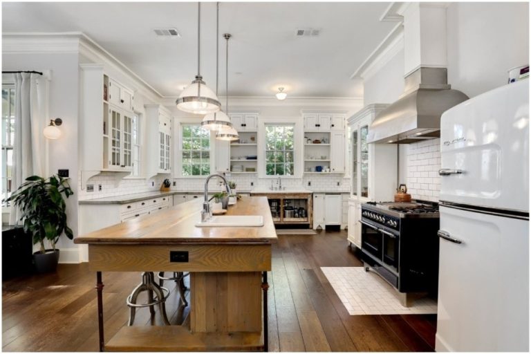 How To Stay Motivated To Clean: Expert-Backed Tips