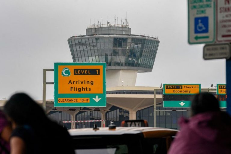 New Newark air traffic telecom issue forces brief slowing of traffic, FAA says