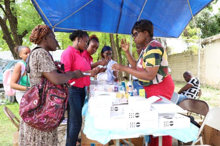 Haitian midwives at bedside of women displaced by gang violence
