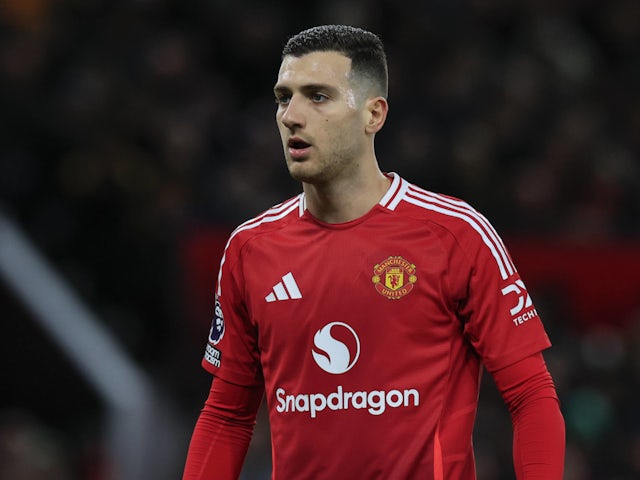 Man United injury, suspension news vs. Athletic Bilbao: Matthijs de Ligt, Diogo Dalot updates