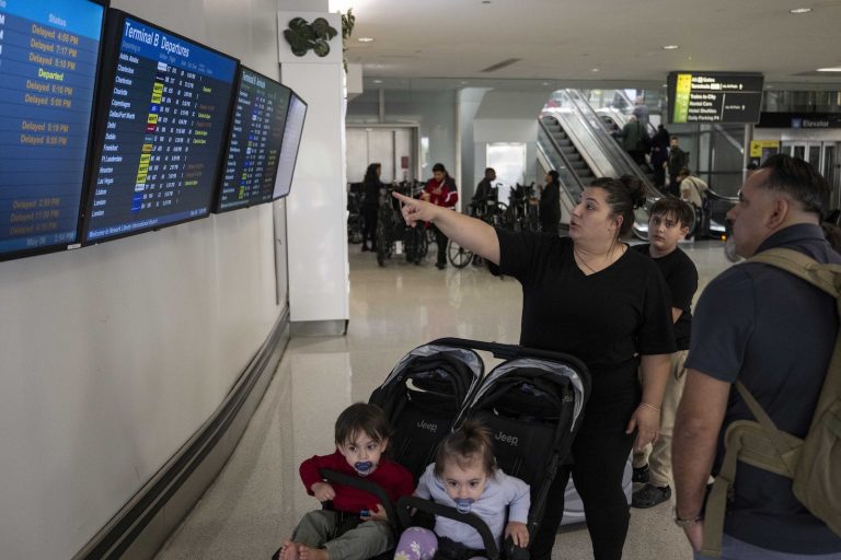 Newark plagued by another ATC outage as flight delays keep piling up