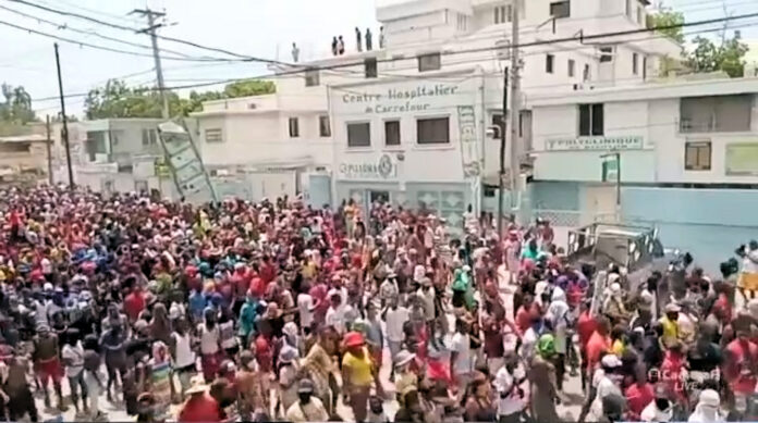Thousands March through Carrefour to Demand New Government and “System Change” in Haiti