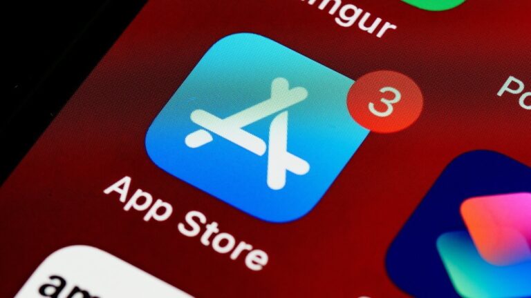 Apple makes more app steering, fee changes to avoid more EU fines