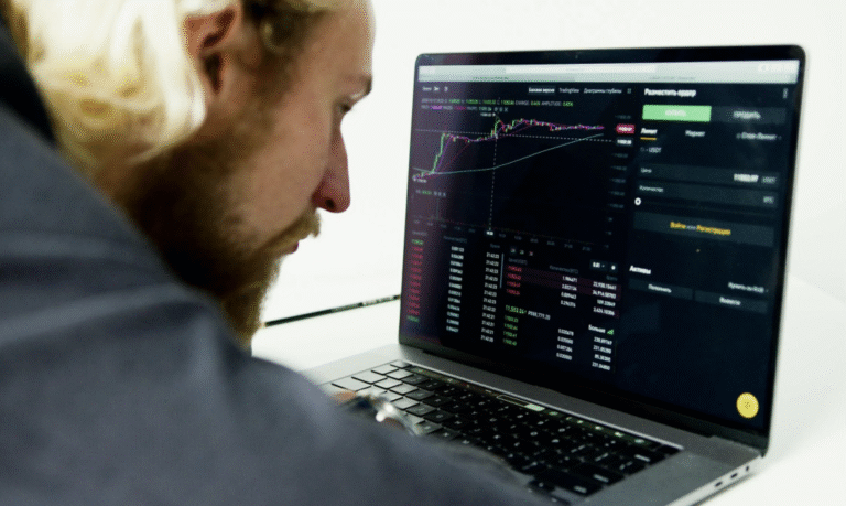 Which Trading Platforms Are Best for Beginners Joining Prop Firms?