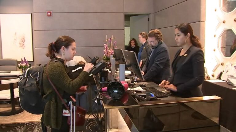 Chicago tourism rebounding as hotels navigate staffing challenges