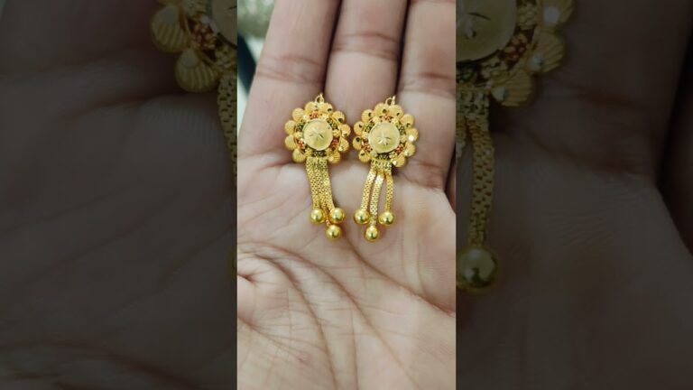 hallmark gold earrings #hallmark#gold#ladies#fashion#ladiesfashion#jewellery#goldjewellery#golditem#