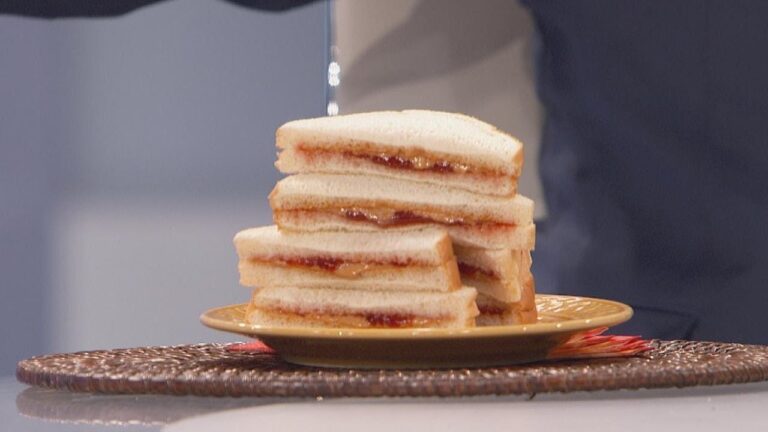 Drs. Rx: Health Benefits of Eating a PB&J?