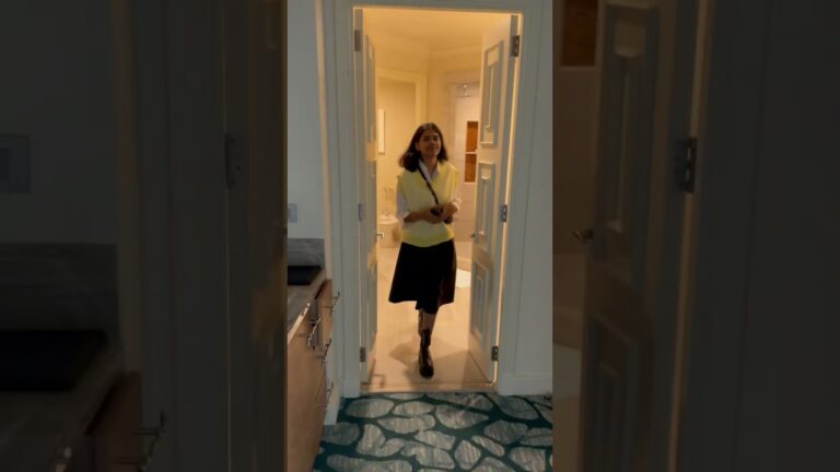 A day in Atlantis,the palm, Dubai | Room tour #atlantisthepalm #dubaivlog #minivlog #shorts