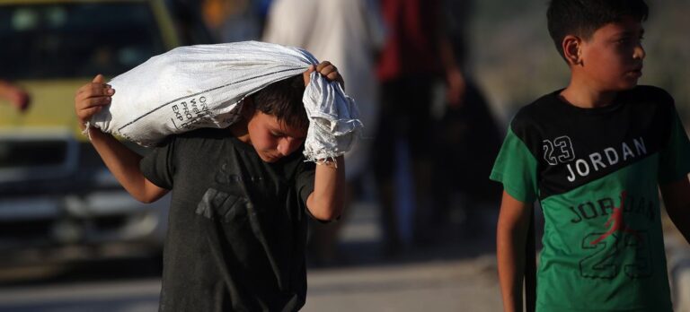 Gaza: ‘Unacceptable’ choice between getting shot or getting fed