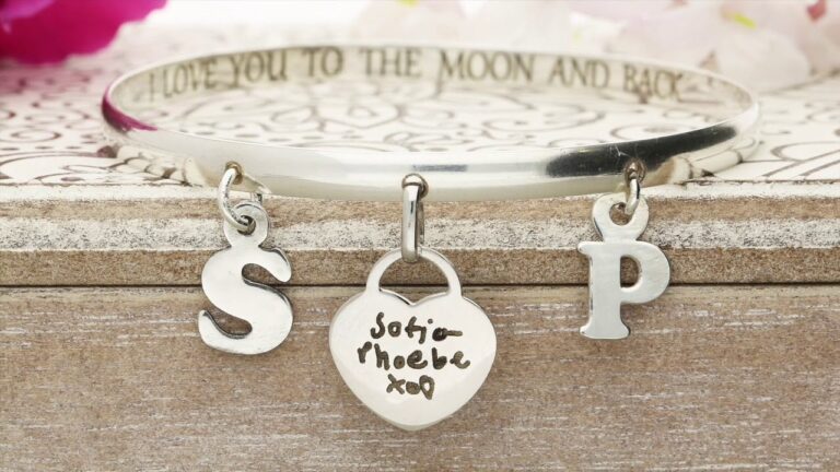The perfect MOTHER'S DAY gift, personalised jewellery.