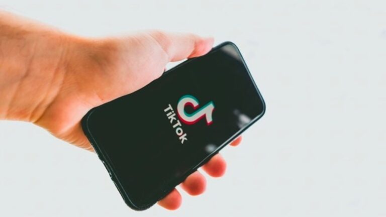 US TikTok users must switch apps by a March 2026 deadline
