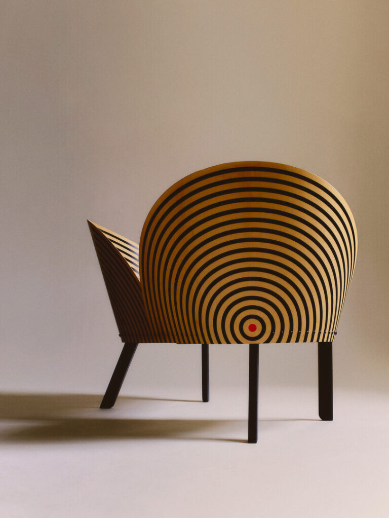 Fredericia Relaunches Nanna Ditzel’s Sculptural Bench for Two