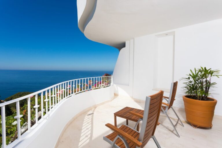 A Wellness Retreat High Above The Pacific – Chris Cruises