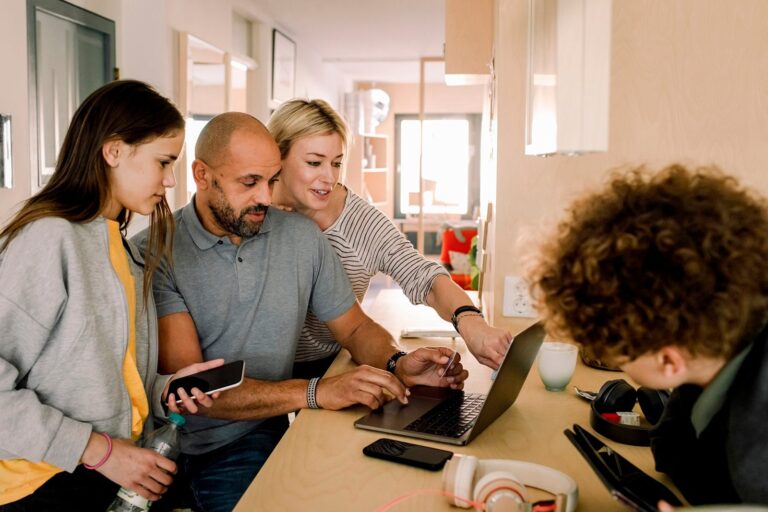 Credit cards with the greatest value for authorized users