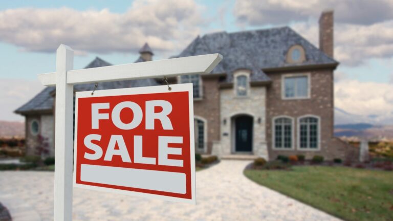 Job loss fears, mortgage rates weigh on housing sentiment