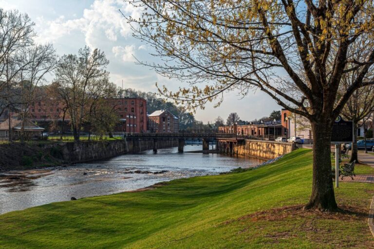 25 of the Best Hidden Gem Towns in Alabama That Showcase the State’s Best Kept Secrets