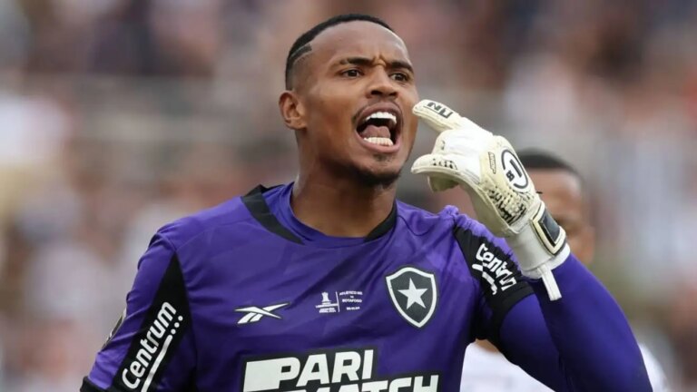 Manchester United wiling to trigger release clause for Botafogo goalkeeper John Victor