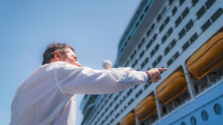 Mayor’s Cruise Crackdown Sinks as Court Halts Restrictions
