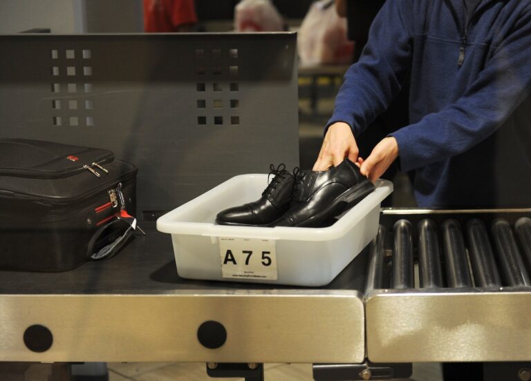 TSA considers ending its shoes-off checkpoint policy