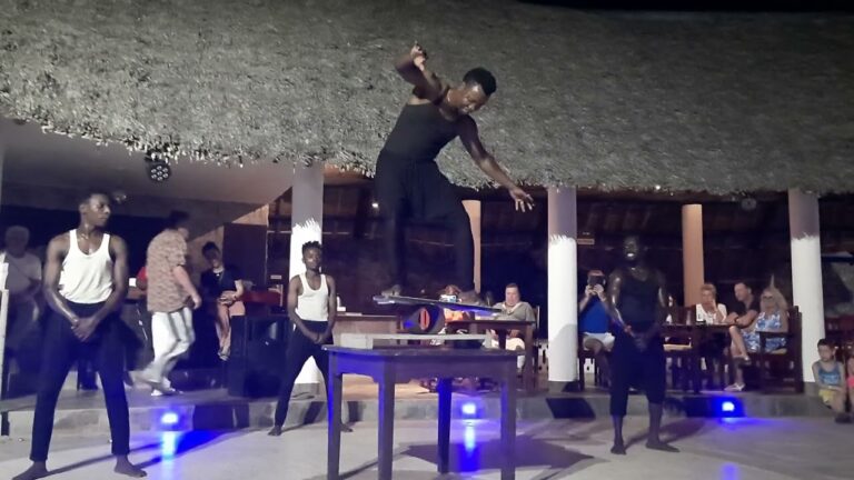 Travellers Beach Hotel & Club Mombasa Animation