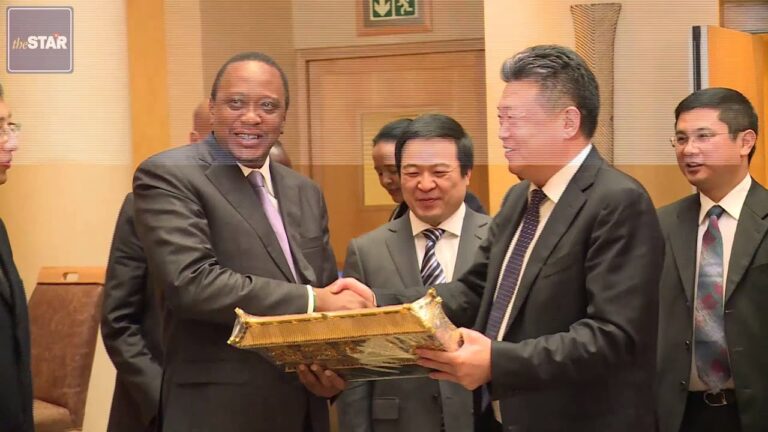 President Uhuru Kenyatta meets China's Xi Jinping, discuss closer bilateral trade ties