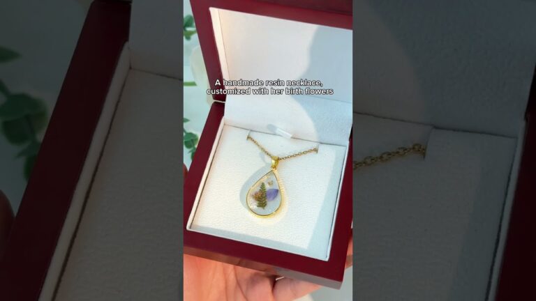 Custom Flowers For Friends, Mom, Daughter | Personalized Birth Month Flower Necklace