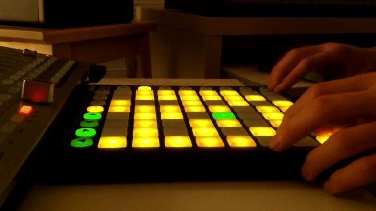 Madeon – Pop Culture (live mashup)