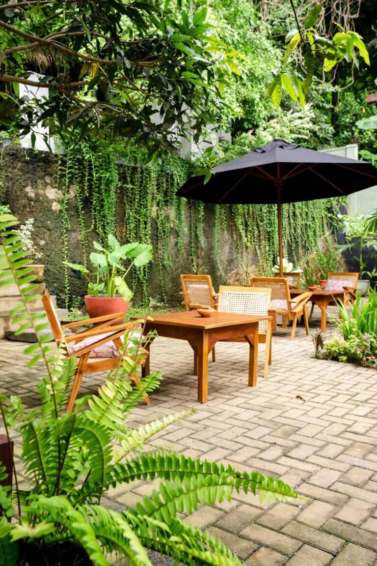 7+ Best Space Saving Ideas for a Small Garden