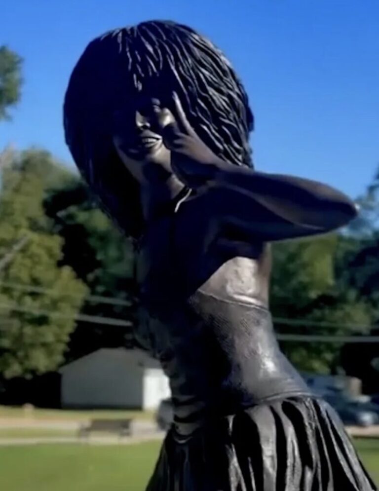 Statue Of Tina Turner Unveiled In Tennessee Community Where She Grew Up – Emily CottonTop