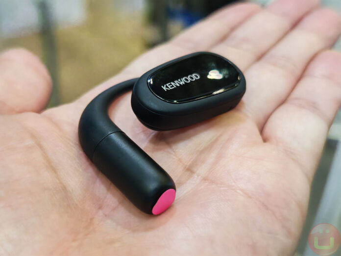 JVCKENWOOD-earbud-AI-camera-2025.jpg