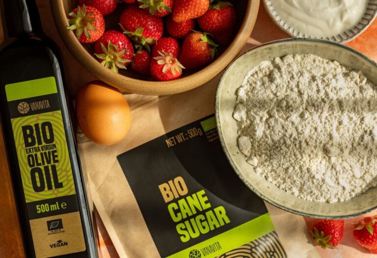 Fitness Recipe: Upside-Down Strawberry Cake