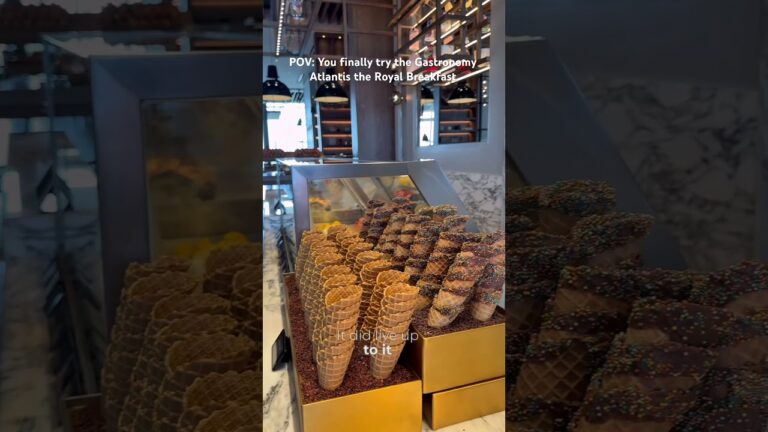 Eating at one of the world’s best buffet breakfasts in Dubai 🍳☕️🥞 #breakfast #dubai #atlantis