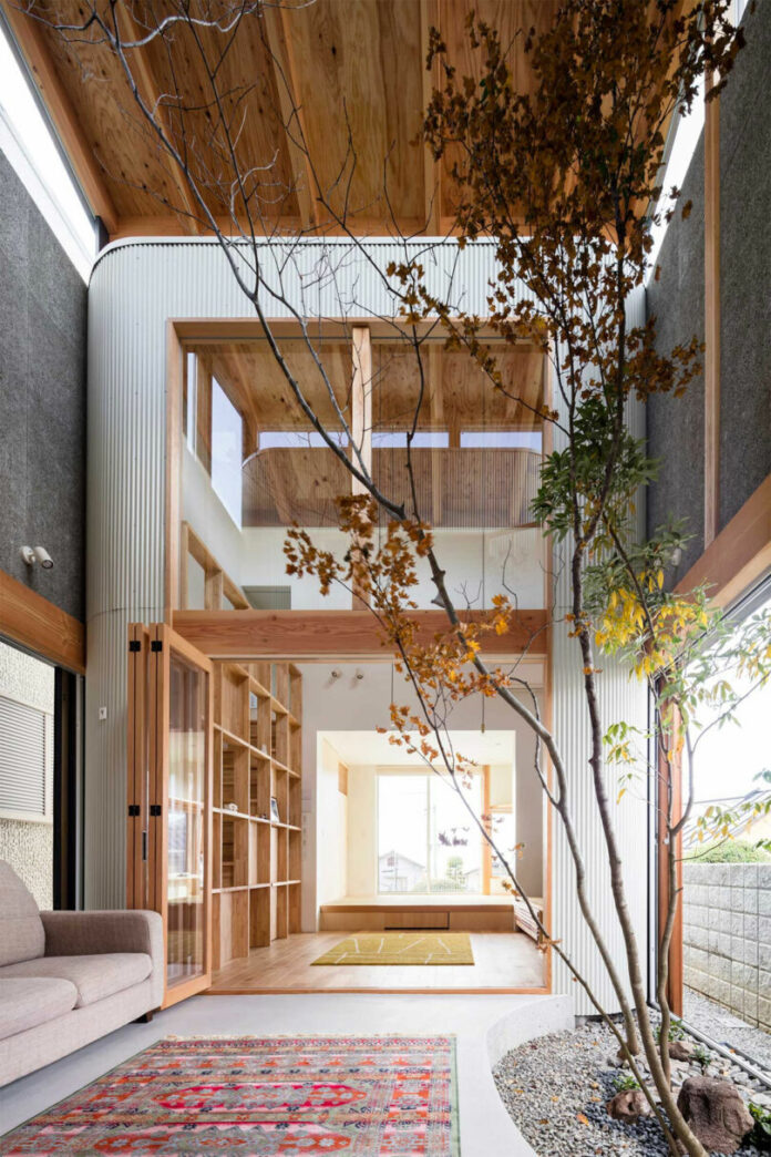 House-Indoor-Trees-6-Melt-House-Sai-Studio-Osaka-810x1215.jpg